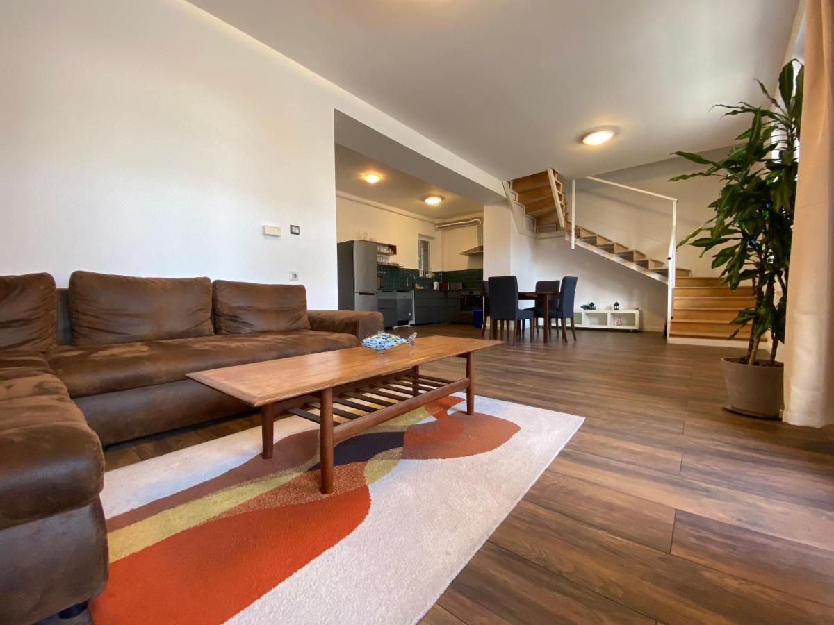 2 Bedroom 107 M2 Loft With Balcony Budapest Exterior photo