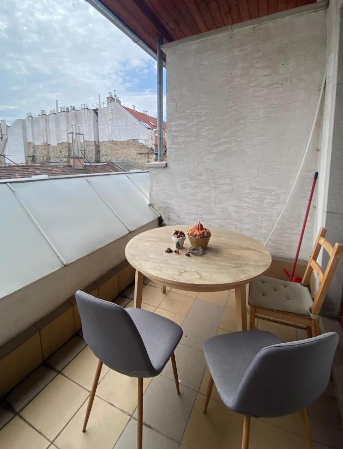 2 Bedroom 107 M2 Loft With Balcony Budapest Exterior photo